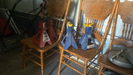 Jack stands