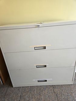 Retractable cabinet doors file cabinet