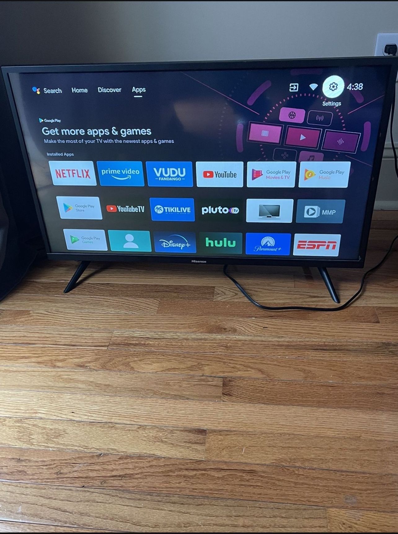Hisense Android Smart TV - 32 inch with Full Motion Mount