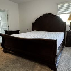 California King Wooden Bedroom Set