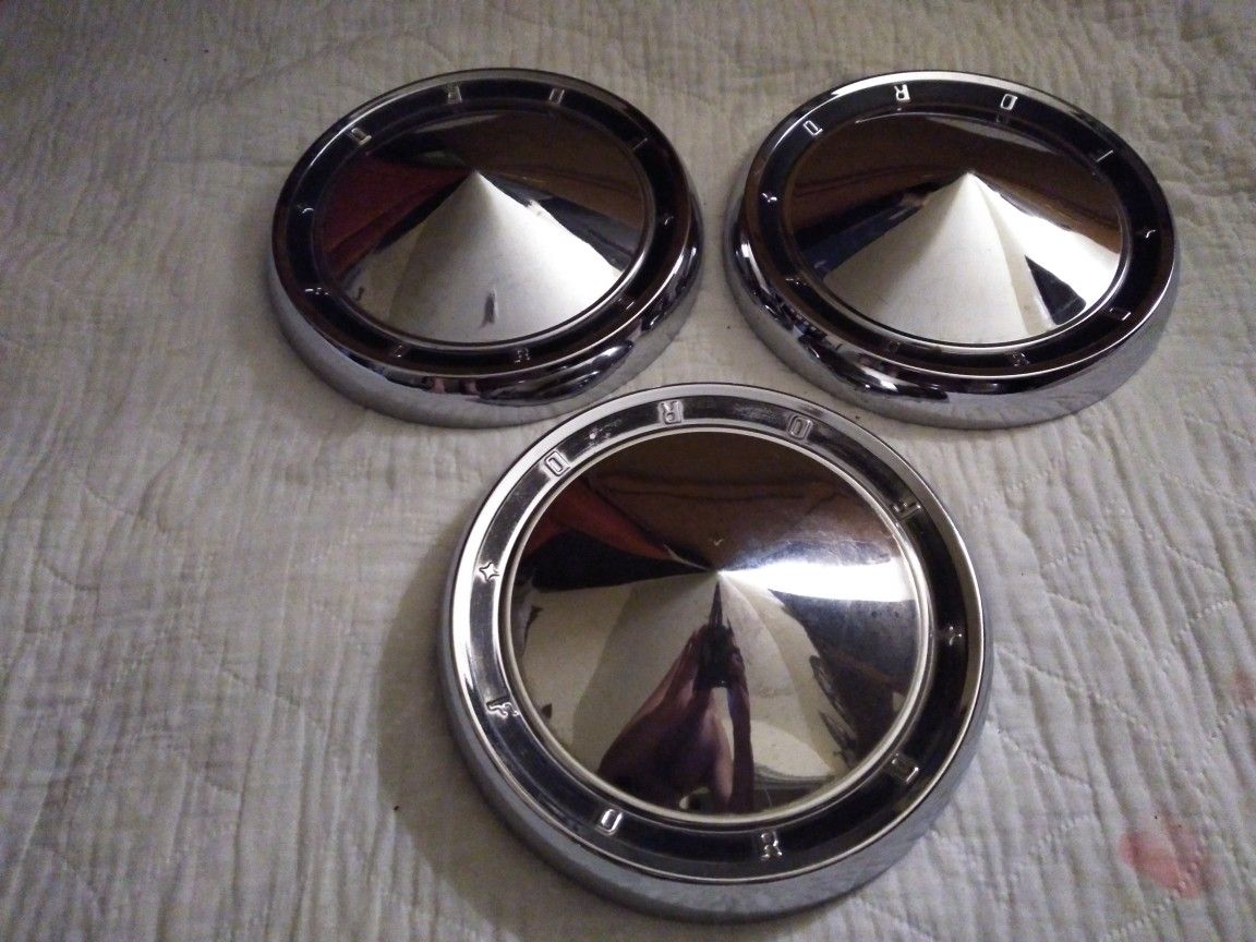 (3) VINTAGE 1953-1958 10.5" FORD FAIRLANE DOG DISH HUBCAPS