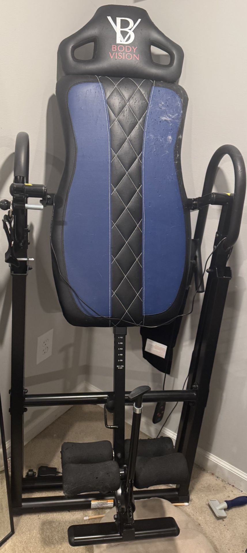 BODY VISION DELUXE HEAT MASSAGE INVERSION TABLE