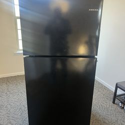 Amana Refrigerator Great Condition 