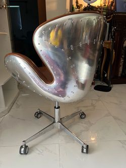 Aviator Swivel Armchair