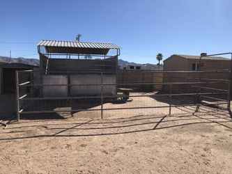 Box Stall And Pipe Corral