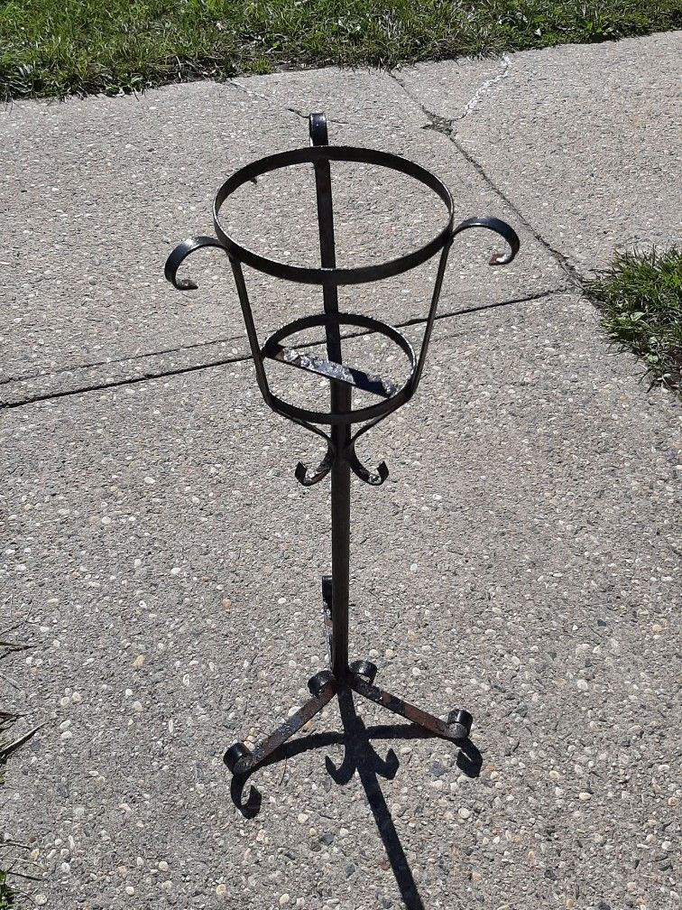 Wrought Iron Plant Stand Early Black