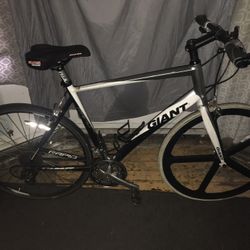 Giant Bike For The Low $100 It’s Yours