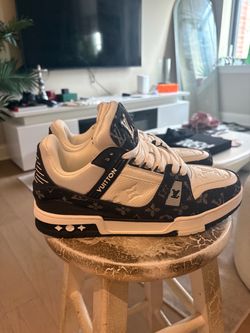 Louis Vuitton Sneakers Sz. 10