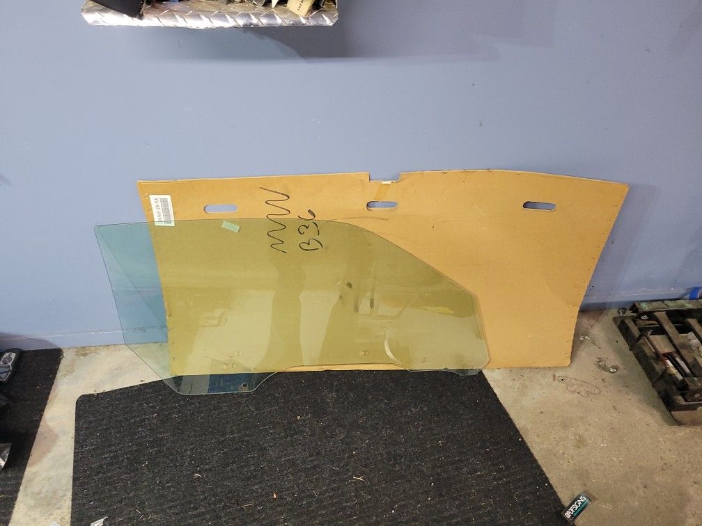 89 Camrao Drivers Side Glass