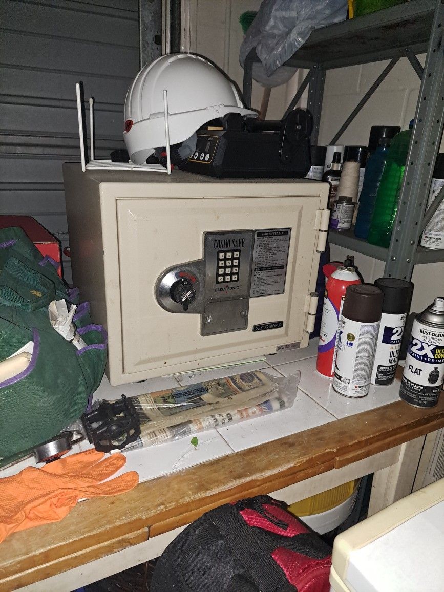 Cosmo Commercial Grade Digital Safe