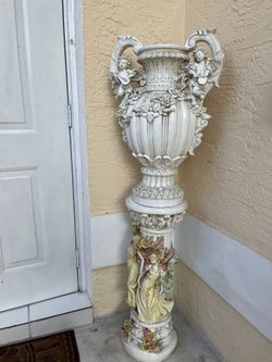 Vase and Pillar