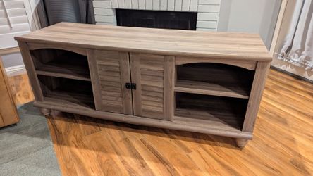 Harbor View Entertainment Credenza (TV Stand) EXCELLENT CONDITION