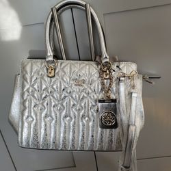 Guess Silver Satchel Malena bag
SG662106JS. See Discription