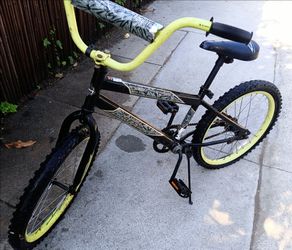 20" Huffy Black and Yellow BMX Bike