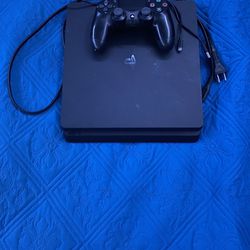 PS4,1 Controller,and games downloaded 