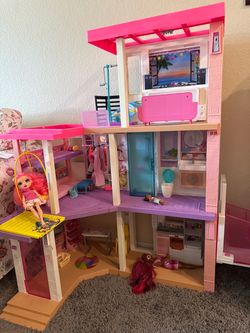 Barbie house toy