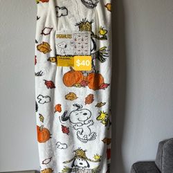 Peanuts Snoopy Woodstock Halloween Fall Autumn Scarecrow Twin Blanket