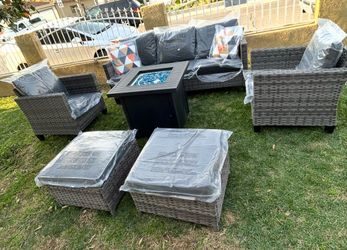 Patio furniture set outdoor new in the box
