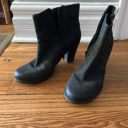 Clarks Black Suede Boots (Size 8.5M)
