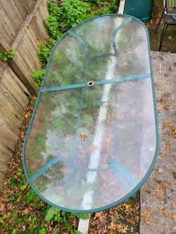 Outdoor table nice condition