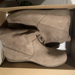 6.5 Light Brown Boots