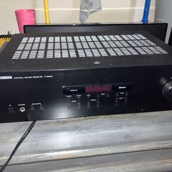 Yamaha R-S202BL Stereo Receiver 