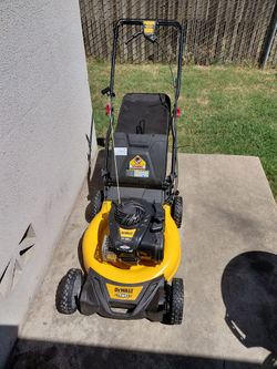 Dewalt red lawnmowe