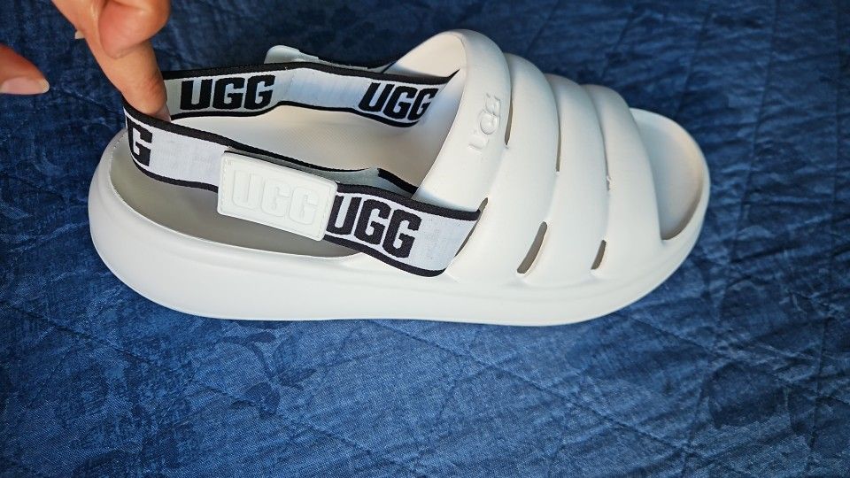 UGG