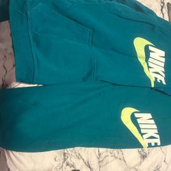Nike Sweatsuit Size XL Kids 