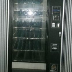 ROWE 5900 Vending Machine
