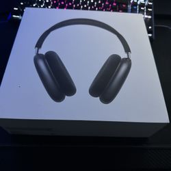 AirPod max Brand New With Box With Great Quality 