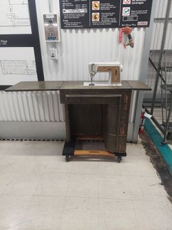 Vintage Singer Sewing Machine Model 603