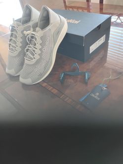 Olukai: 'Ahi men's size 10.5 running shoes  Ash/Sterling