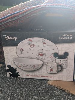 RARE Disney  Mickey Mouse Christmas Sketchbook 4 Piece Serving Set Platter Bowl