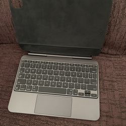 Apple 11 inch IPad Pro Keyboard 