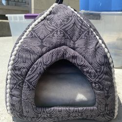 Super Soft Pet Tent w/Removable Cushion