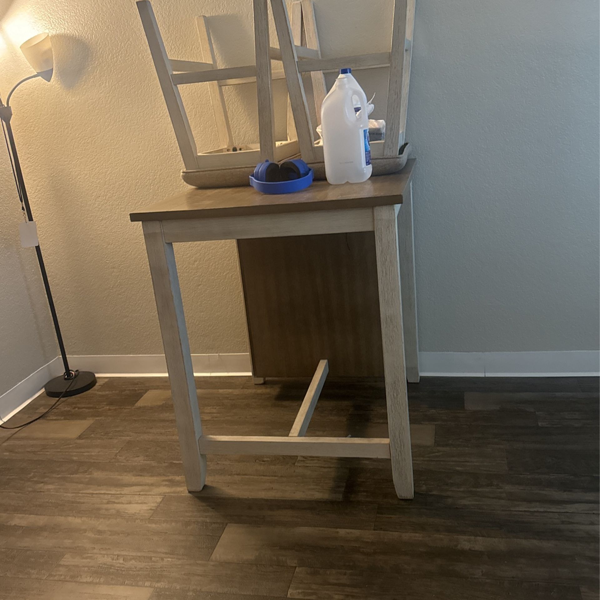 Small , 2 Stool Table