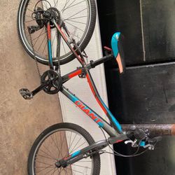 Giant small 2024 mountain bike