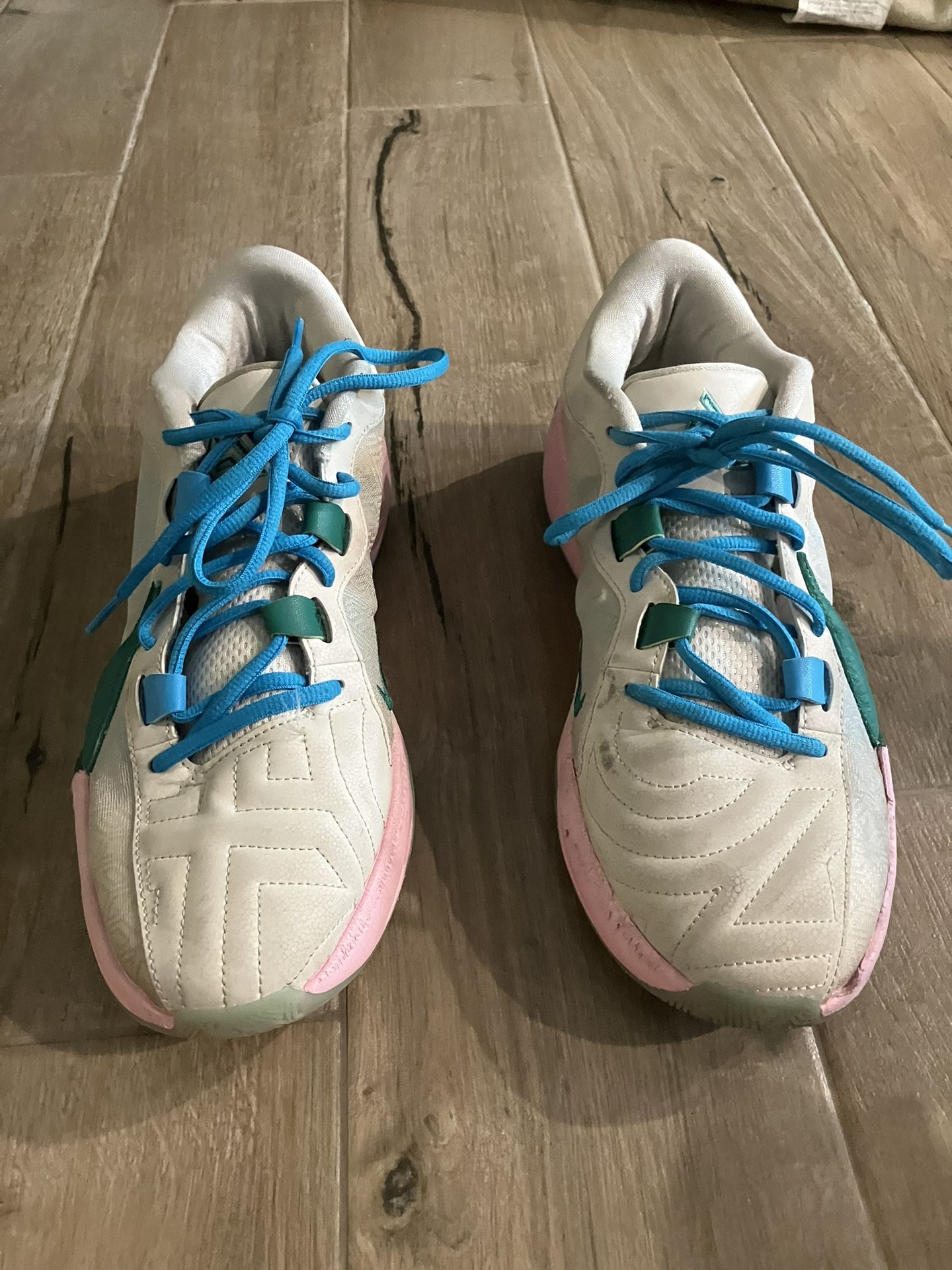 Zoom Freak 5 Size 10 Mens