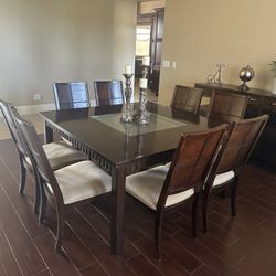 Dinner Table With 8 Chairs & Buffet table