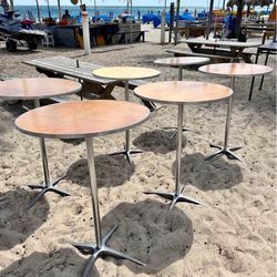 Cocktail Tables R,e,n,t