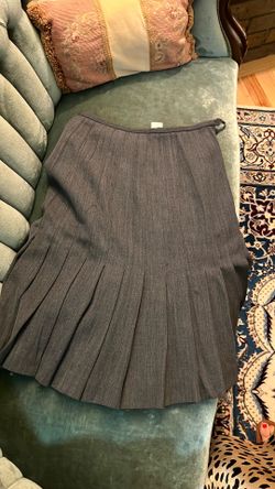 Dana Buchman grey pleaded skirt