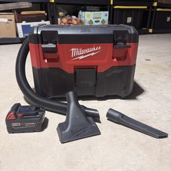 Milwaukee Portable Cordless Vacuum with XC 5.0 Battery