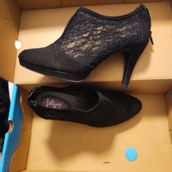 Sz 7 Heels