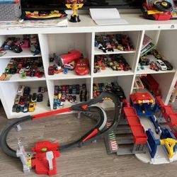 IKEA Kallax With 2 Insert Shelf 