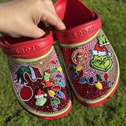 Grinch Crocs