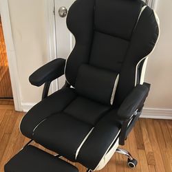 Black and White Ergonomic Office/Gaming Chair