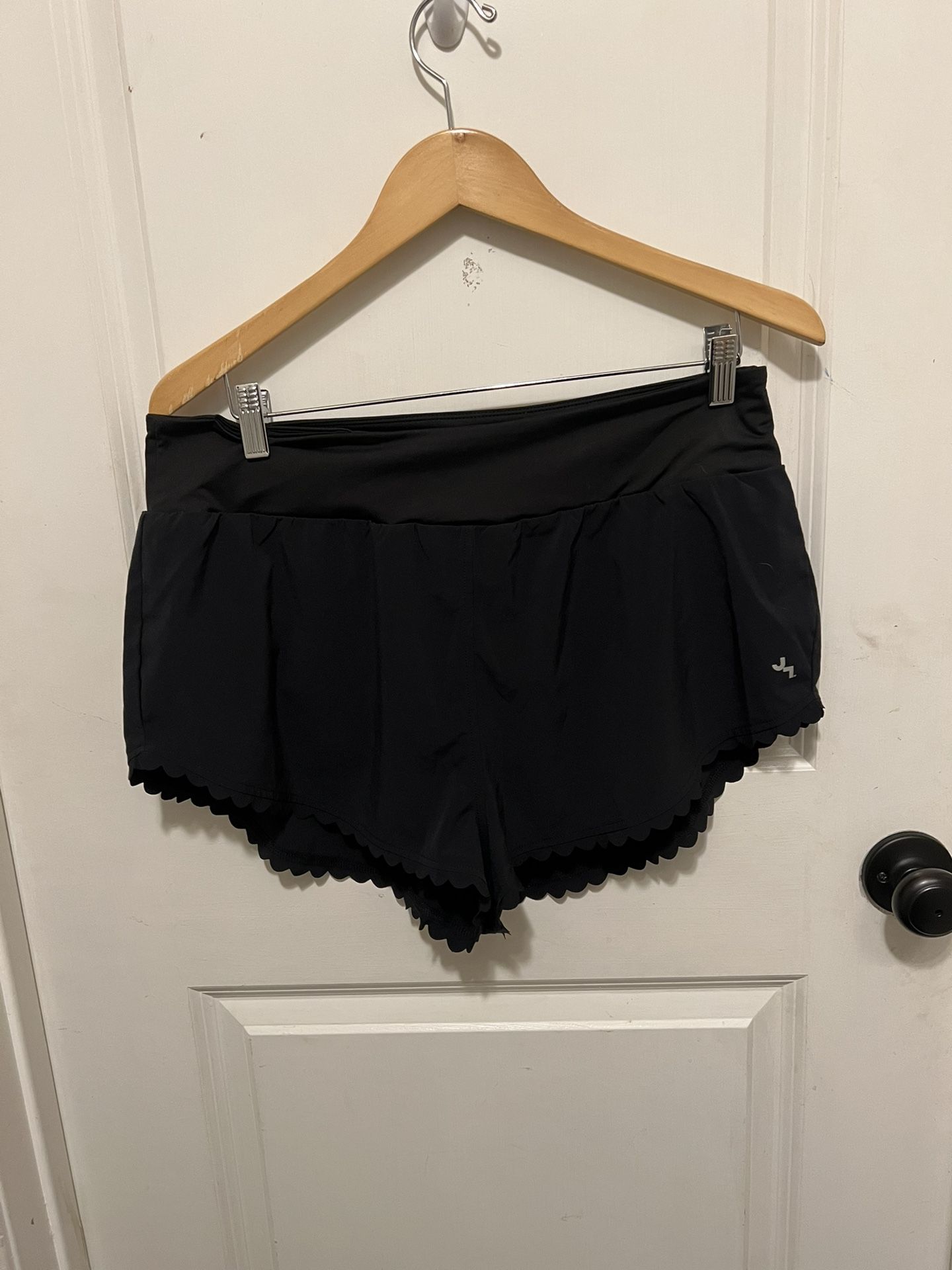 JoyLab Scalloped Shorts w/ Pockets Sz Large Gently Used
