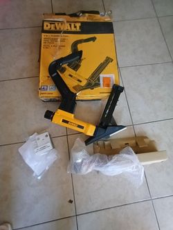 DEWALT
2-in-1 Pneumatic 15.5-Gauge and 16-Gauge Flooring Tool