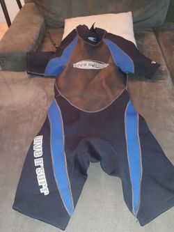Size medium spring suit in brand new condition
